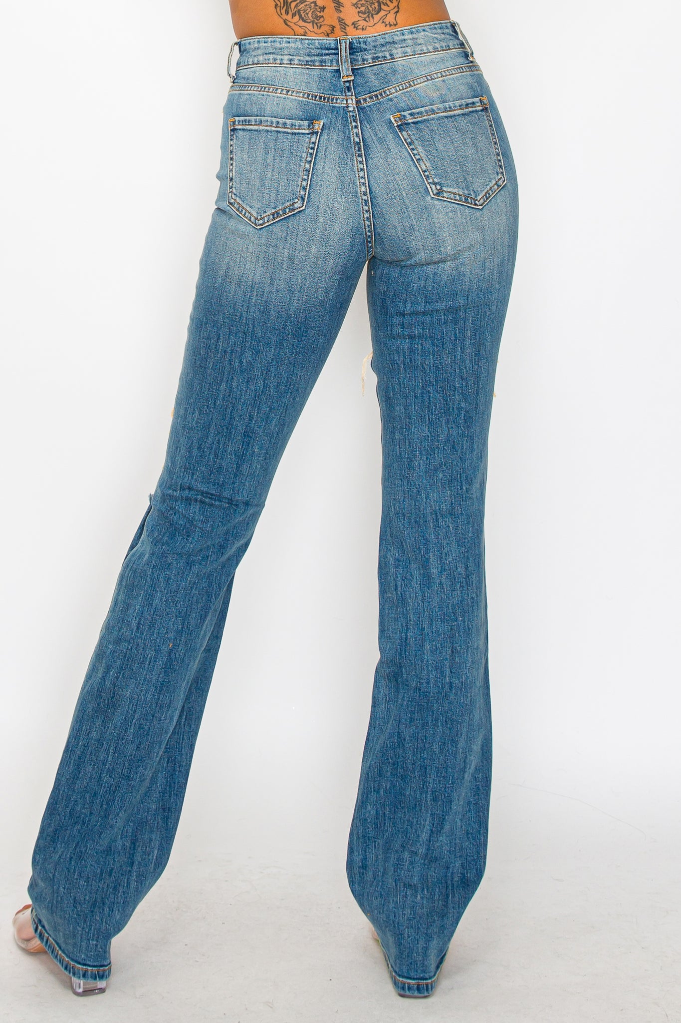 40527 Women Mid Rise Jeans w/ Hand Sanding & Knee & Thigh Slice