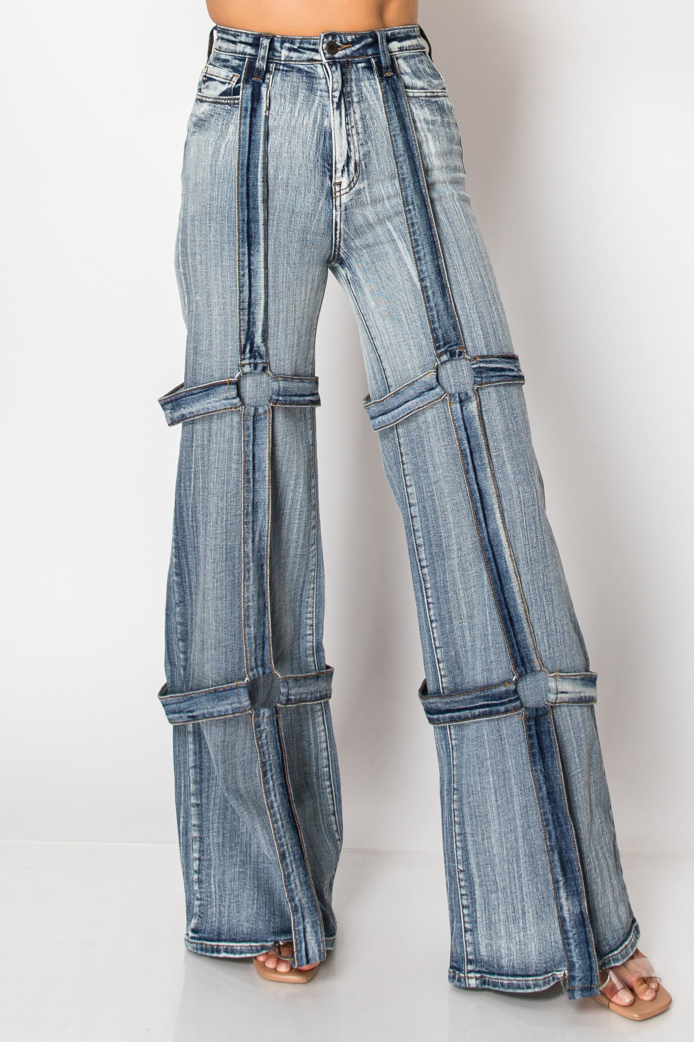Jeand Rind 40592 Mid Rise Straight Leg Jeans W/ Brush Wash & Ring Straps ...