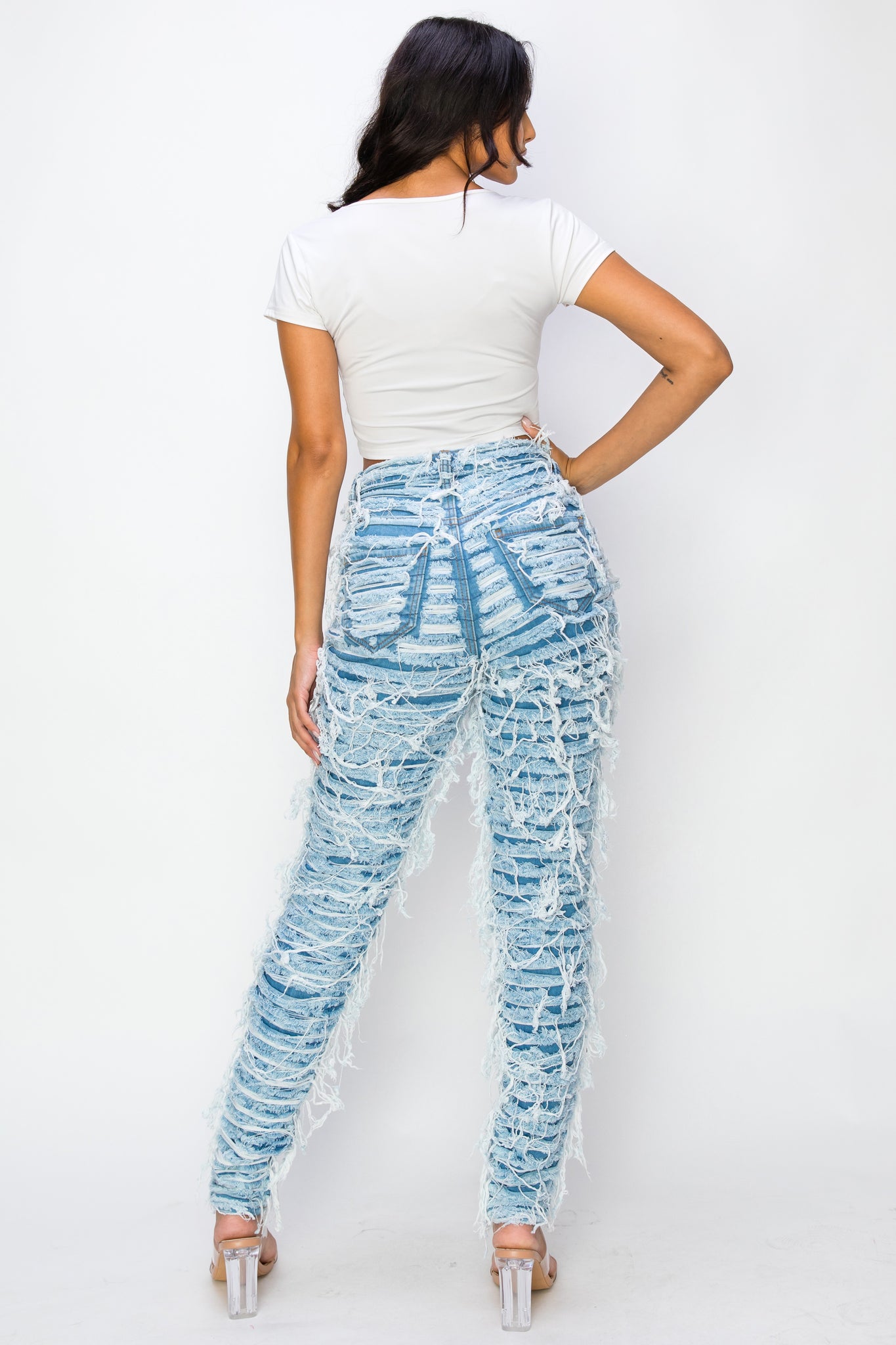40626 Women's High rise Horizontally Frayed Jeans