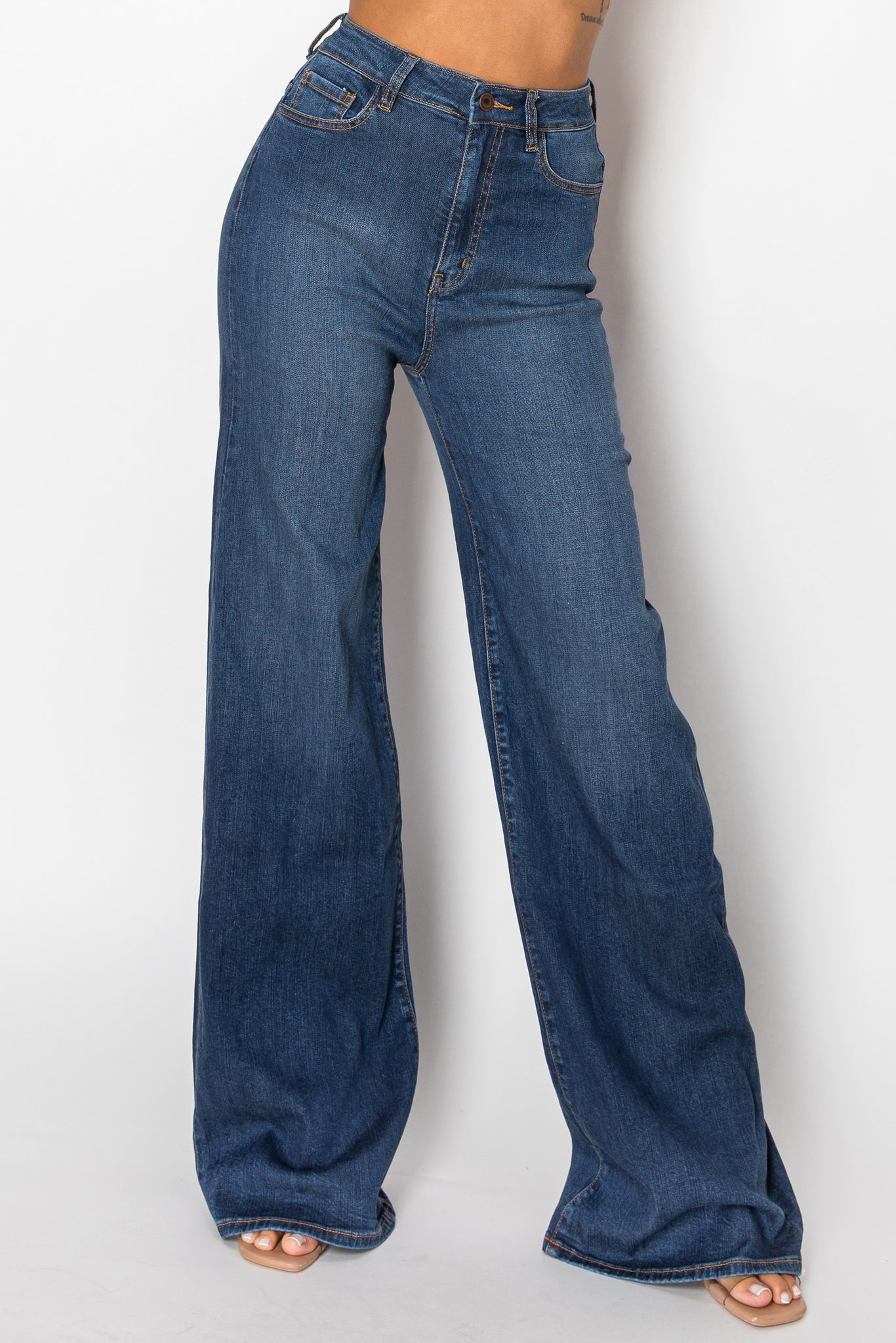 40680 High Rise Wide Leg Jeans