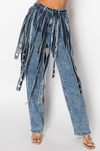 40755 High Rise Eyelet Belt Strap Tasseled Acid Washed Jeans