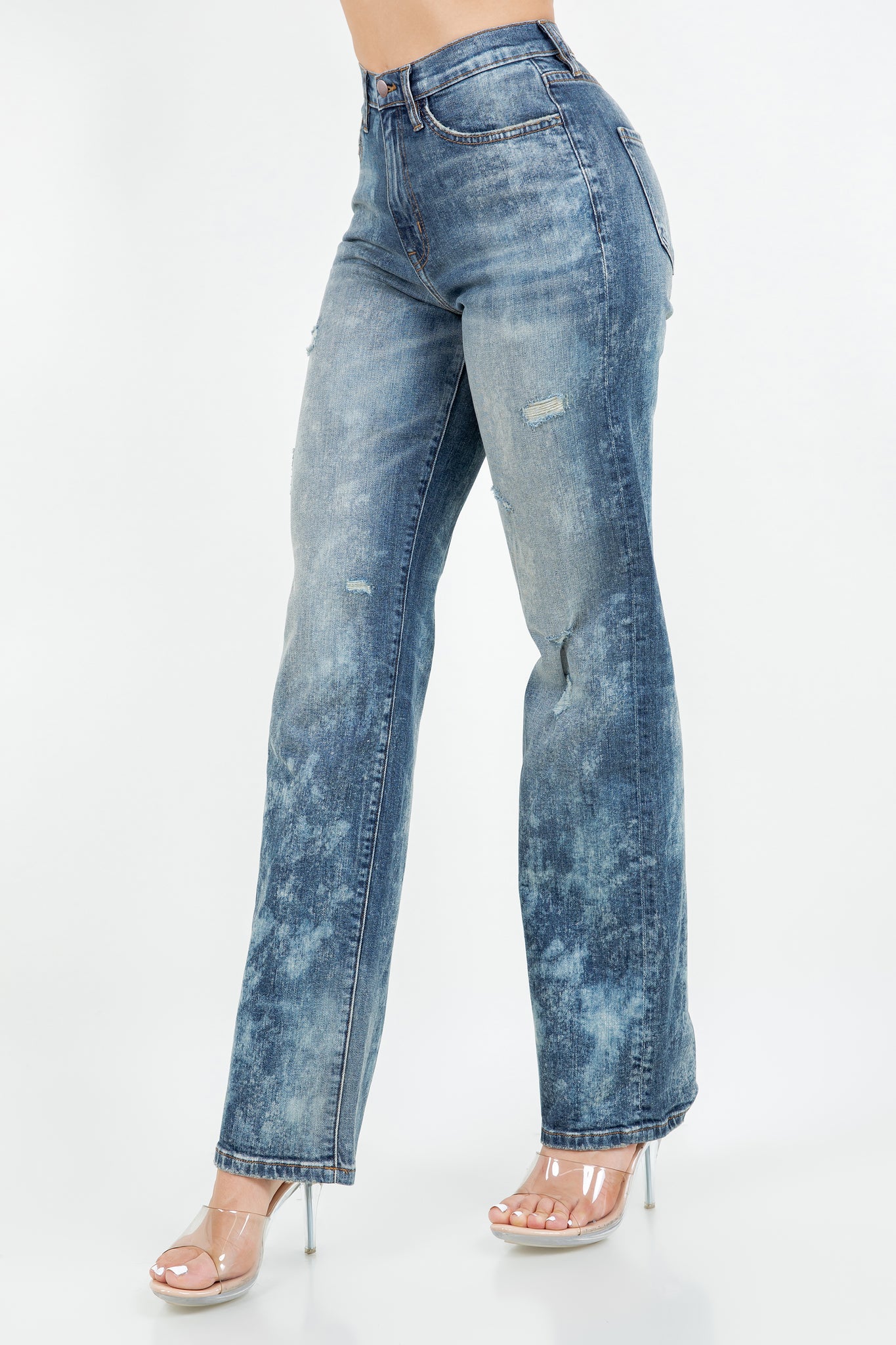 40776 High Rise Straight Leg Vintage Washed Jeans